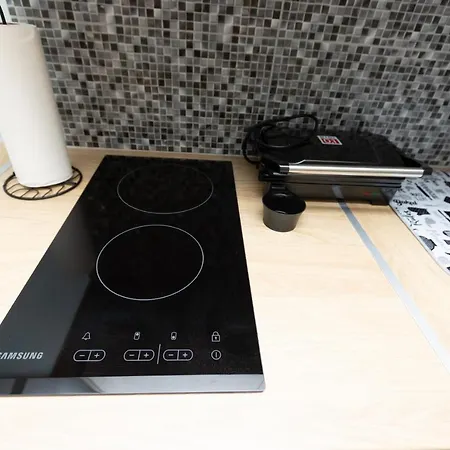 Ellmar - New & Modern In The Center Apartment *